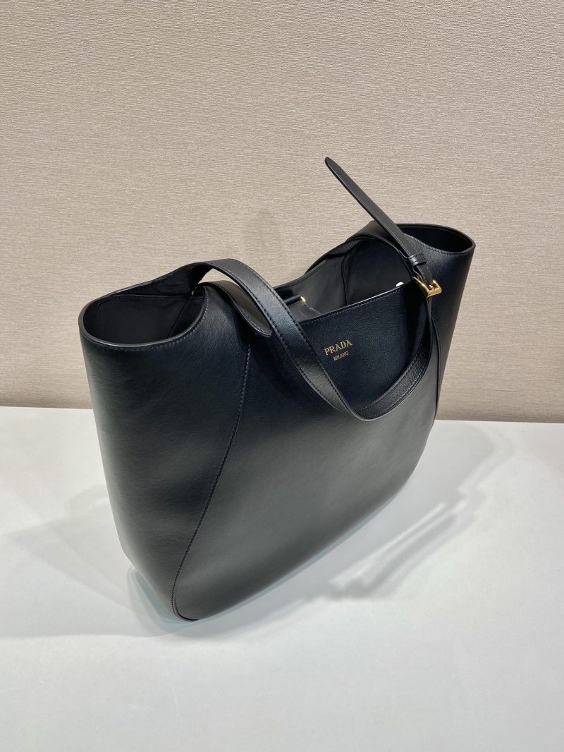 Pra*a tote bags